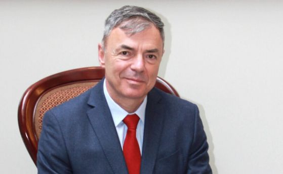 Бившият министър на образованието 2009 2013 и бивш ректор на Нов
