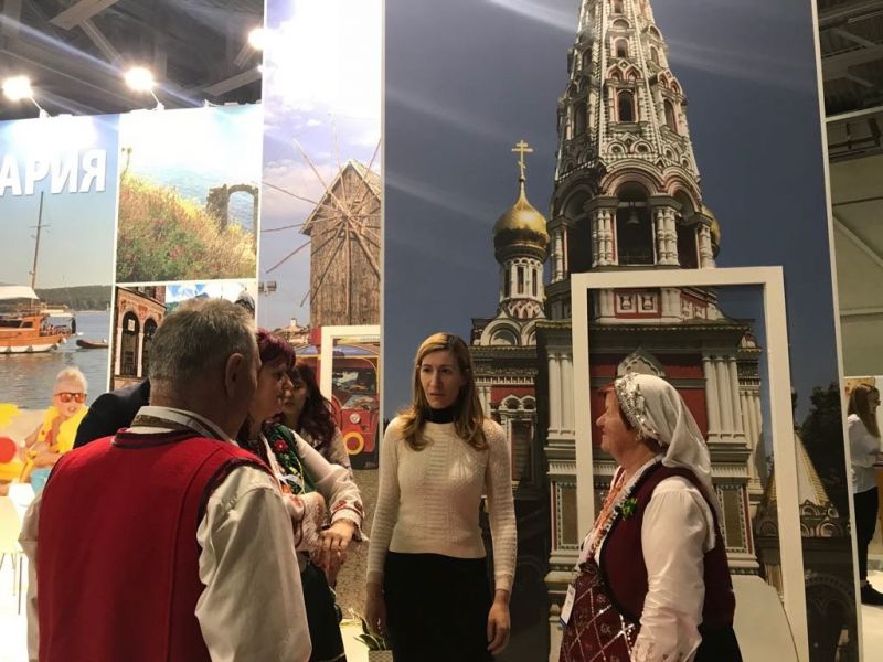 Министърът на туризма Николина Ангелкова откри българския щанд на международното