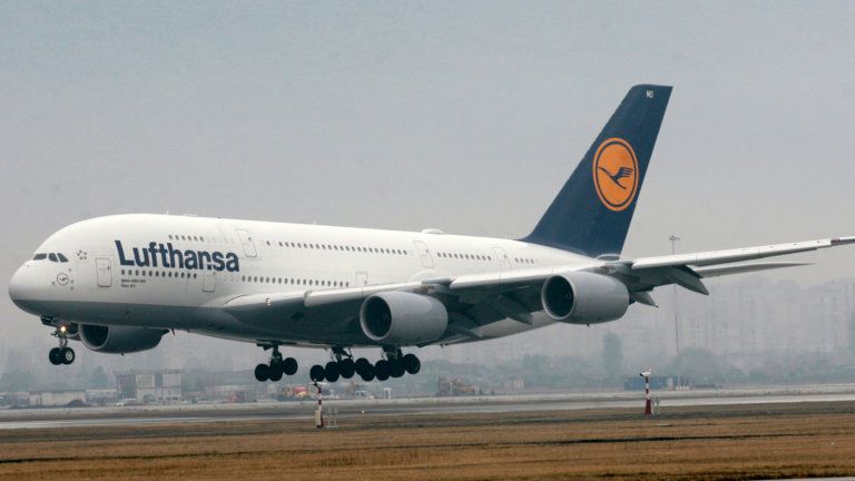Стачка на германската авиокомпания Луфтханза ще отмени над 800 полета