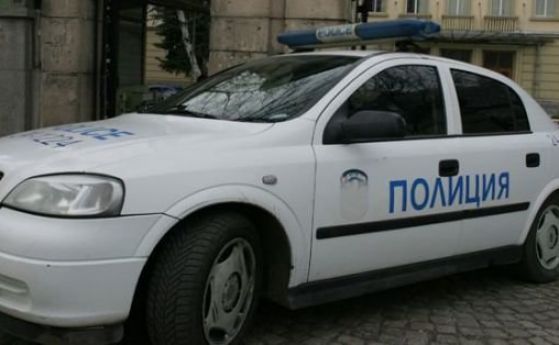 28 годишна жена от Димитровград потроши две патрулни полицейски коли и