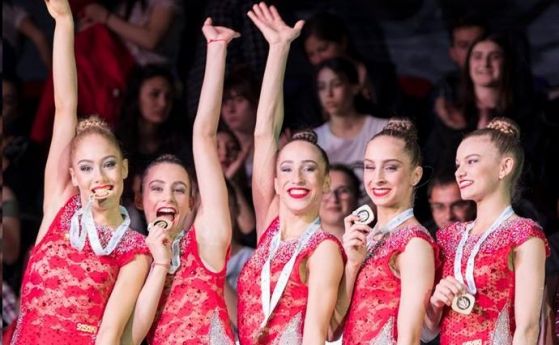 Българският ансамбъл по художествена гимнастика в състав Елена Бинева Мадлен