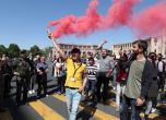 Десетки хиляди протестиращи арменци настъпват към столицата, блокират улици и сгради