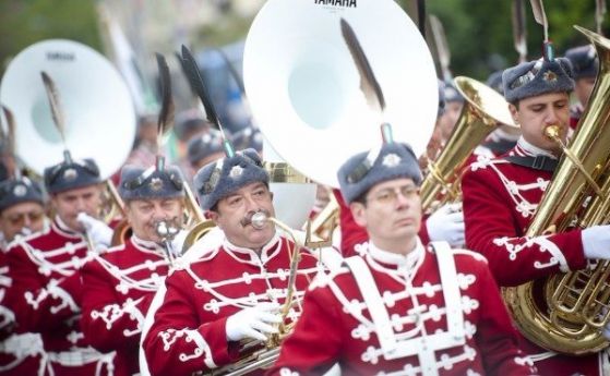 Парад на военните оркестри ще се порведе за първи път по повод 6 май