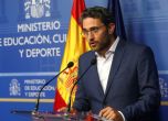 Новото правителство на Испания оцеля в пълния си състав само седмица