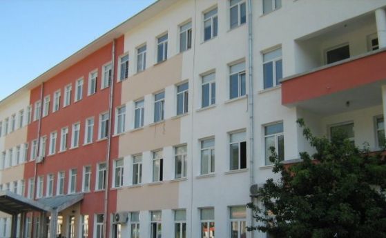 Прокуратурата изправя пред съда трима служители на болницата във Враца