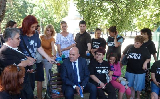 Колко пари са нужни за исканията на хората с увреждания - министър и омбудсман обсъждат реформата