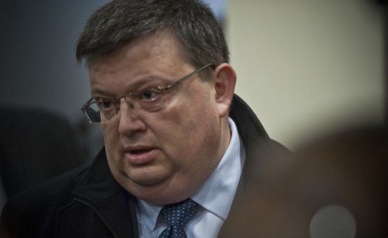 Главният прокурор Сотир Цацаров обяви, че иска ред в затворите.