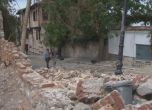 Стена се срути на оживена улица в Пловдив