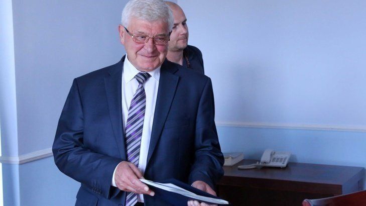 Здравният министър Кирил Ананиев обеща до средата на следващата година