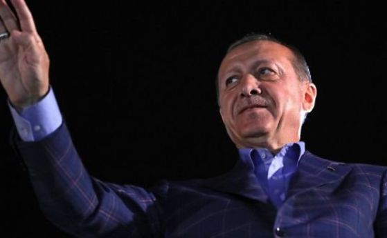Властите в Турция наредиха уволнението на повече от 18 500