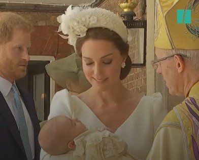 В понеделник бе кръщенето на новородения британски принц Луи, най-малкият