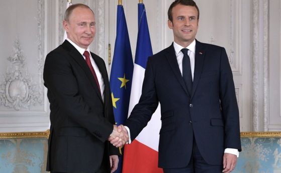 Руският президент Владимир Путин посрещна френския си колега Еманюел Макрон