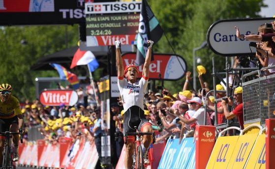 Деветият етап на колоездачната обиколка на Франция не донесе размествания