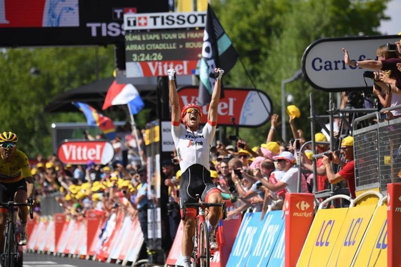 Деветият етап на колоездачната обиколка на Франция не донесе размествания