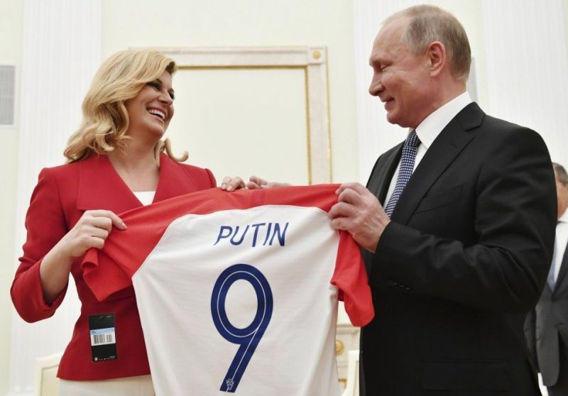Президентът на Хърватия Колинда Грабар-Китарович дари руския си колега Владимир