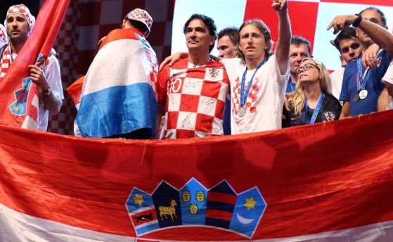 Футболистите и спортно техническият щаб на световният вицешампион Хърватия ще дарят