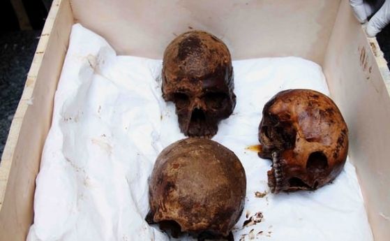 Египетските археолози отвориха мистериозния 30 тонен саркофаг който откриха наскоро при