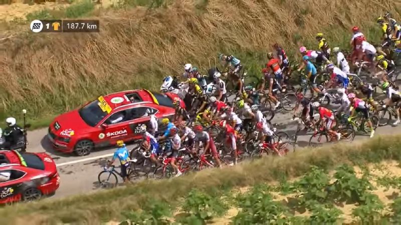 Днешният 16-и етап от колоездачната обиколка на Франция беше прекъснат
