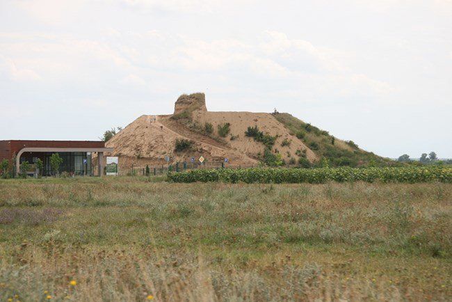 Огромна императорска гробница на 20 км от Пловдив откриха археолози.