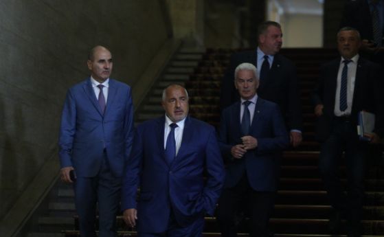 След боя в парламента Борисов успокои: Коалицията е стабилна