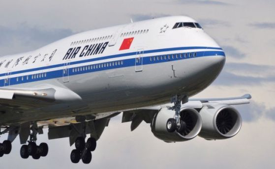 Самолет на китайския превозвач Air China се върна в Париж малко