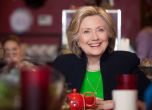 Хилъри Клинтън и Стивън Спилбърг снимат сериал за битката на жените за право на глас