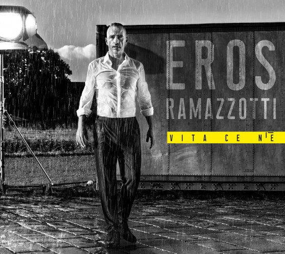 Един от най-известните италиански музиканти и изпълнители - Ерос Рамацоти,