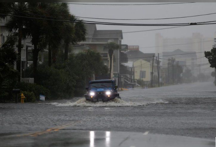 Ураганът Флорънс, който тази сутрин удари атлантическия бряг на САЩ,