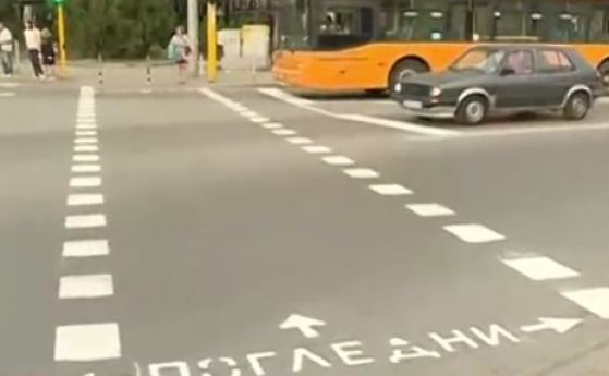 Родители излизат на протест заради опасен светофар Той се намира