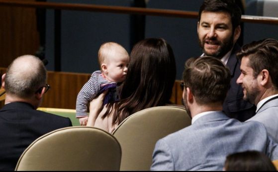 Министър председателят на Нова Зеландия и нейното бебе се превърнаха в