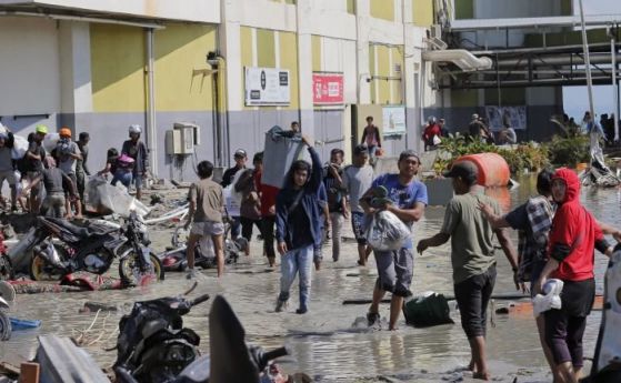 Над 1200 са вече потвърдените жертви на земетресението и цунамито