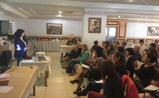 Лидерът на БСП Корнелия Нинова призовава столичния кмет Йорданка Фандъкова
