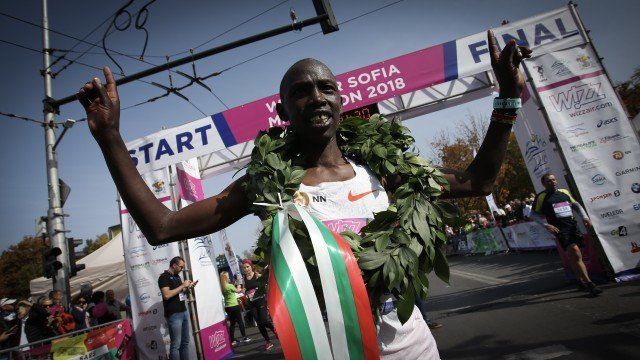 Стивън Киплагат от Кения спечели надбягването на маратона на София,