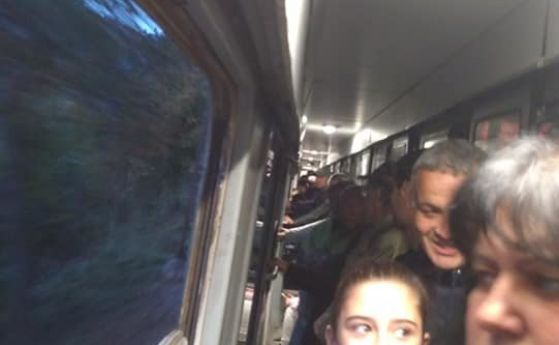 БДЖ успя да натъпче 387 пътници във влак със 195