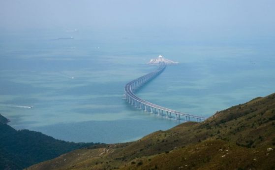 В Китай откриват най-дългия морски мост в света без да е ясно кога ще заработи (видео)