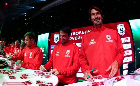 Капитанът на българския национален отбор Ивелин Попов по всяка вероятност