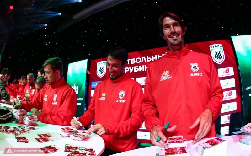 Капитанът на българския национален отбор Ивелин Попов по всяка вероятност