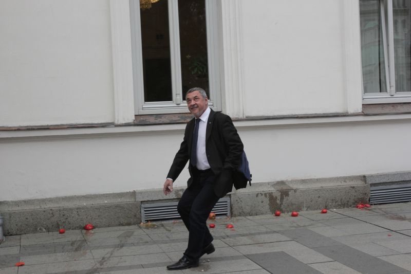 Протестът за оставка на вицепремиера Валери Симеонов в понеделник се