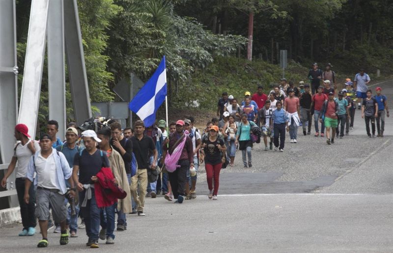 Керванът с мигранти от Хондурас и Ел Салвадор премина в Мексико