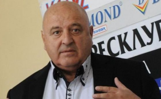 Президентът на Славия Венцислав Стефанов е намнение че не трябва