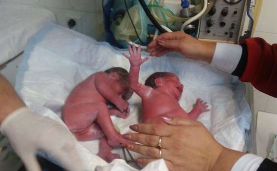 Фелдшер от Стражица Великотърновско  изроди близнаци в линейка  съобщиха от Националната асоциация