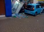 Кола се заби в павилион на Lafka в София (снимки)