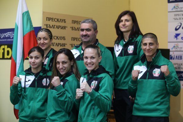 Визови проблеми може да забавят отпътуването на българския национален отбор