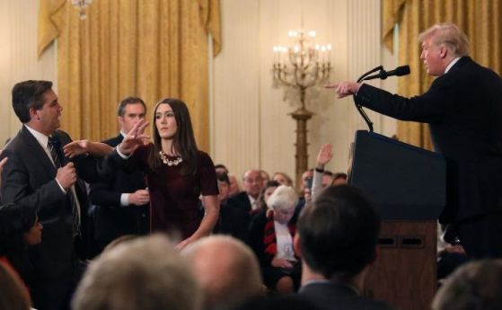 Белият дом отне акредитацията на журналист часове след като президентът