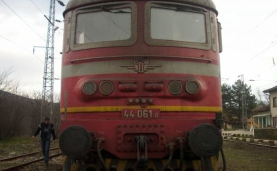 Отново в движение се разпадна локомотив на БДЖ Пътнически превози Случаят