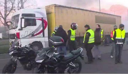 Протестиращи срещу цените на горивата жълти жилетки в Белгия влязоха