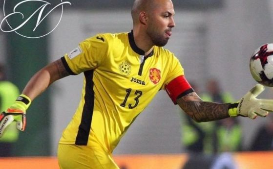 Шефовете в Левски и Николай Михайлов най накрая постигнаха споразумение Oпитният вратар