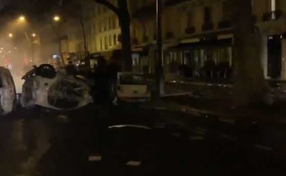 Вчерашните протести в Париж бяха белязани от ожесточени сблъсъци между