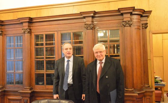 Здравният министър Кирил Ананиев се срещна с ректора на Софийския университет