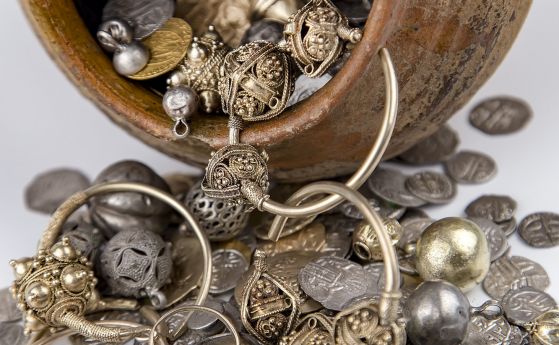  Изложба демонстрира златни и сребърни съкровища, открити през 2018 